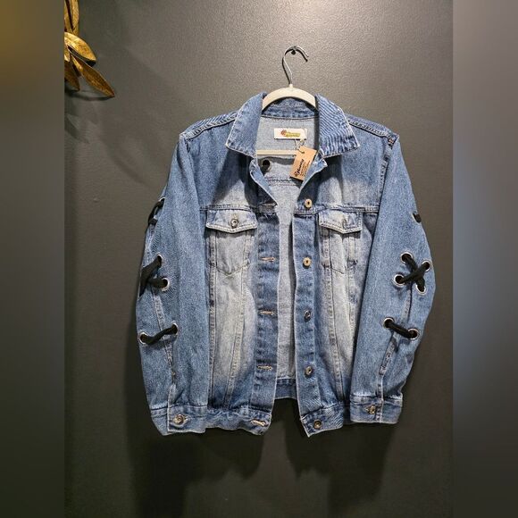 KISS Band Woman Distressed Laces Grommet Stitched Jean Jacket Sz S - Picture 8 of 8